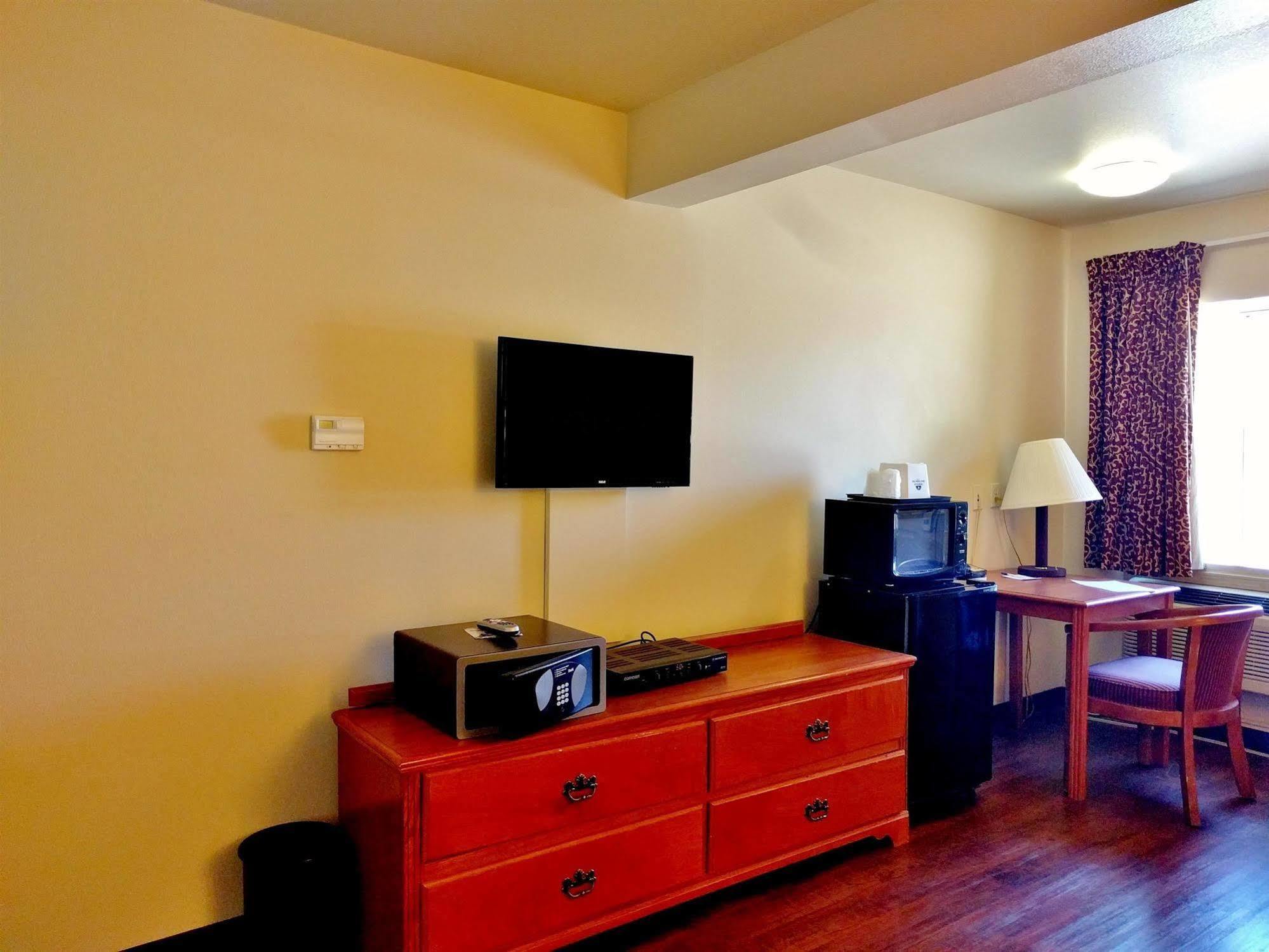 America'S Best Value Inn & Suites Галъп Екстериор снимка