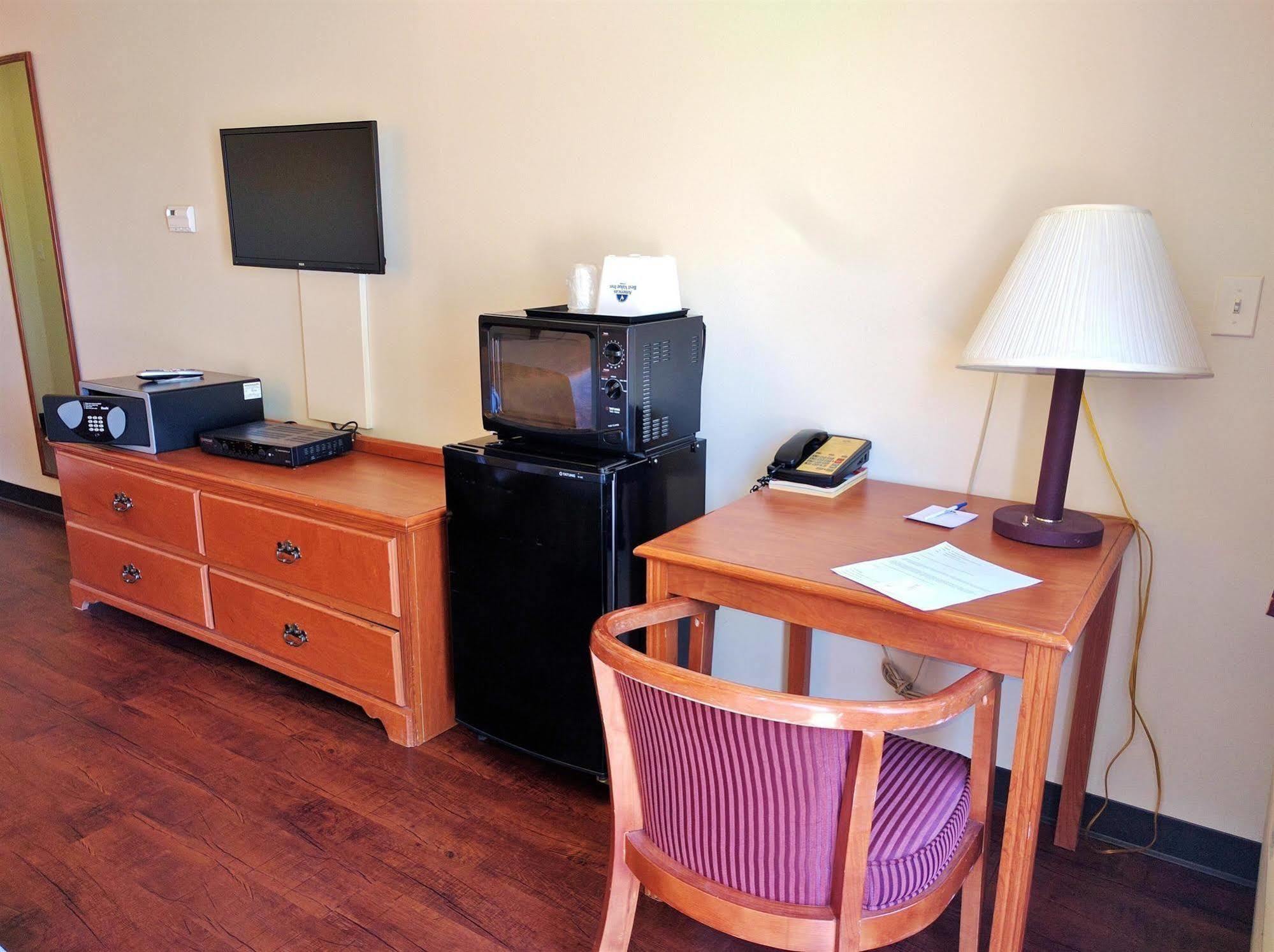America'S Best Value Inn & Suites Галъп Екстериор снимка