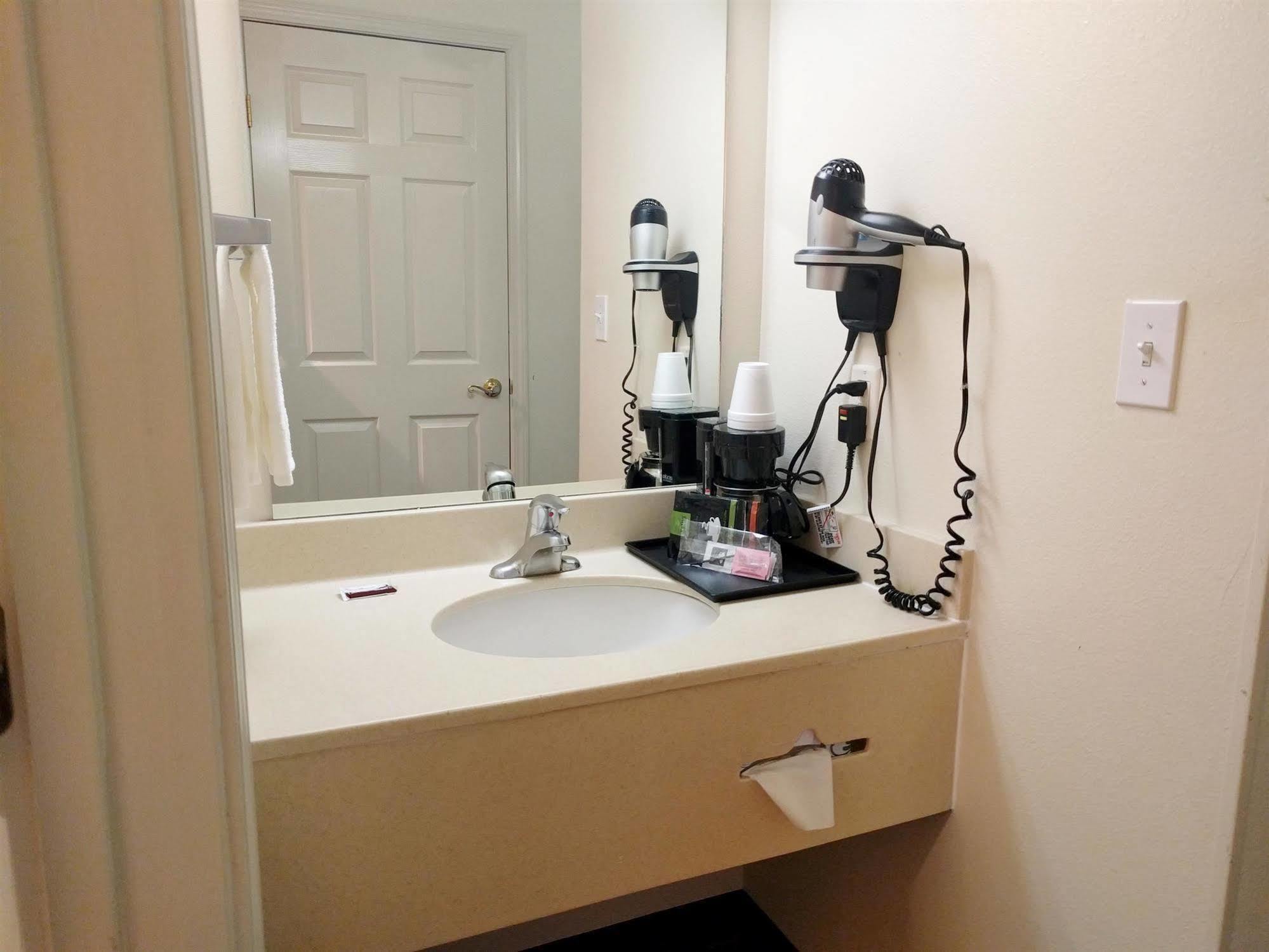 America'S Best Value Inn & Suites Галъп Екстериор снимка