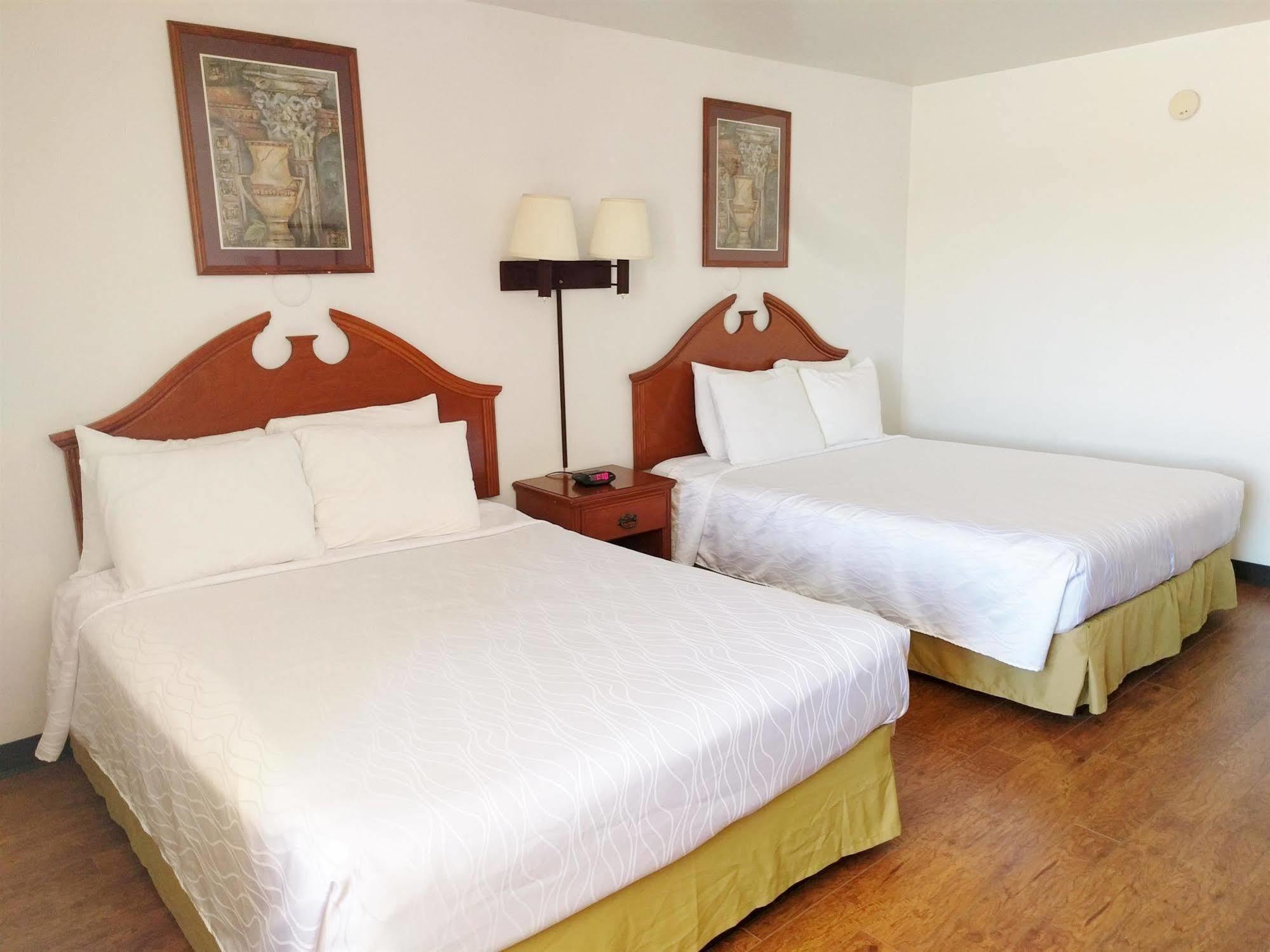 America'S Best Value Inn & Suites Галъп Екстериор снимка